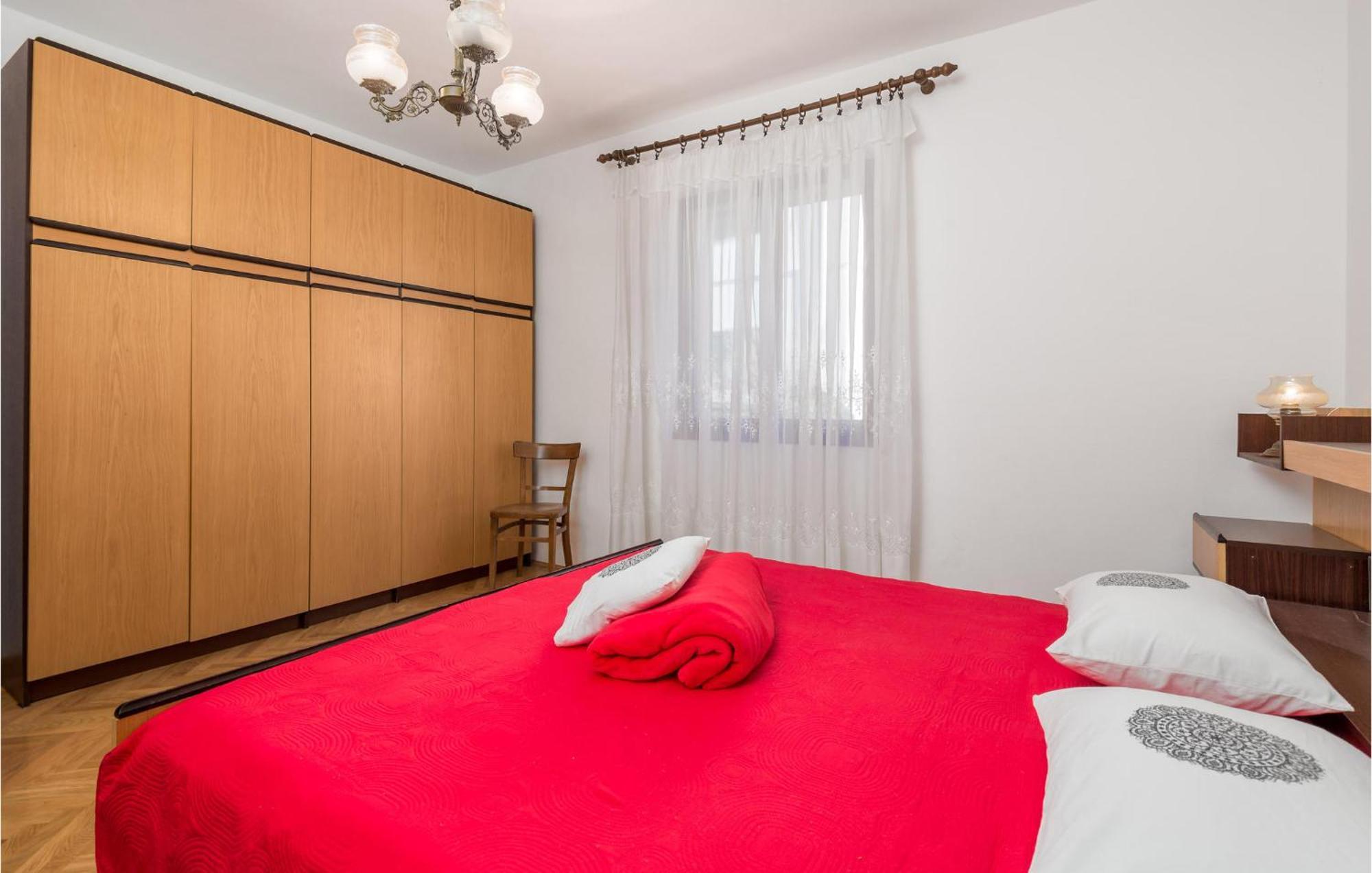 2 Bedroom Awesome Apartment In Pag 帕格 外观 照片