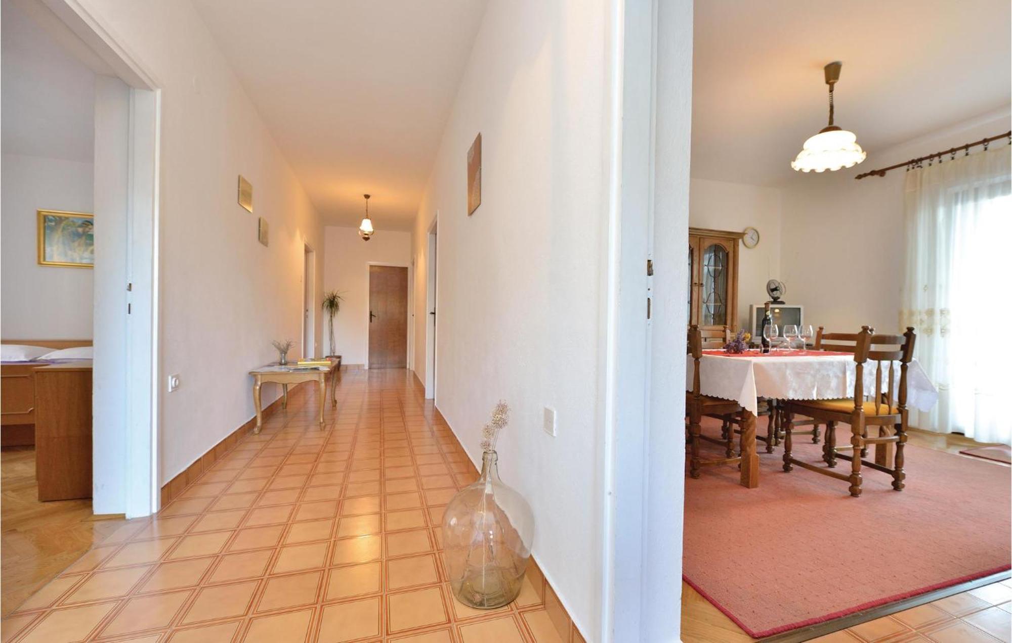 2 Bedroom Awesome Apartment In Pag 帕格 外观 照片