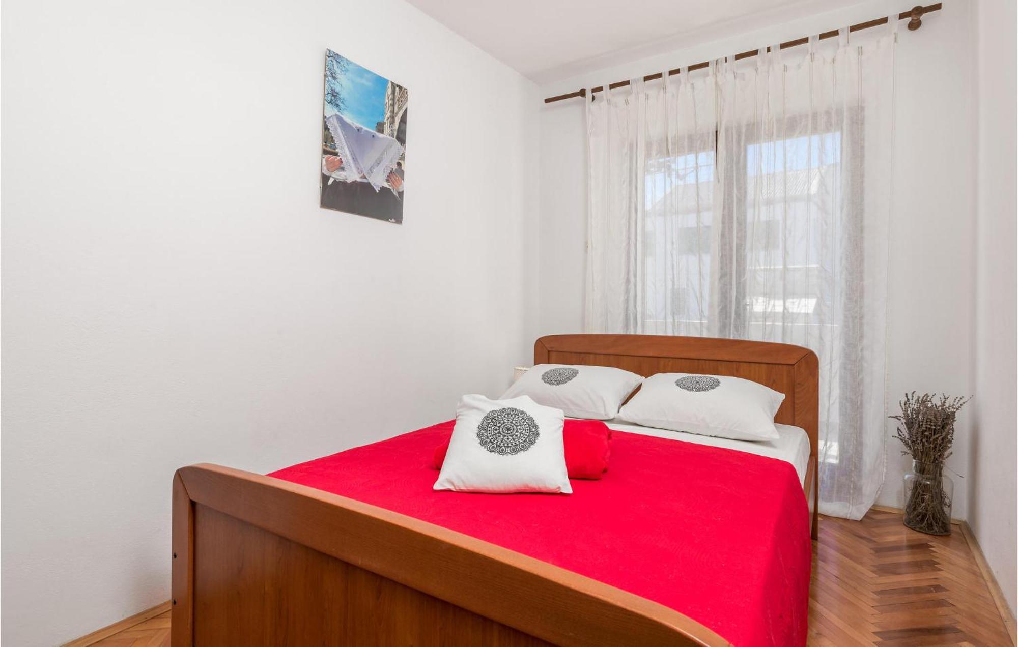 2 Bedroom Awesome Apartment In Pag 帕格 外观 照片