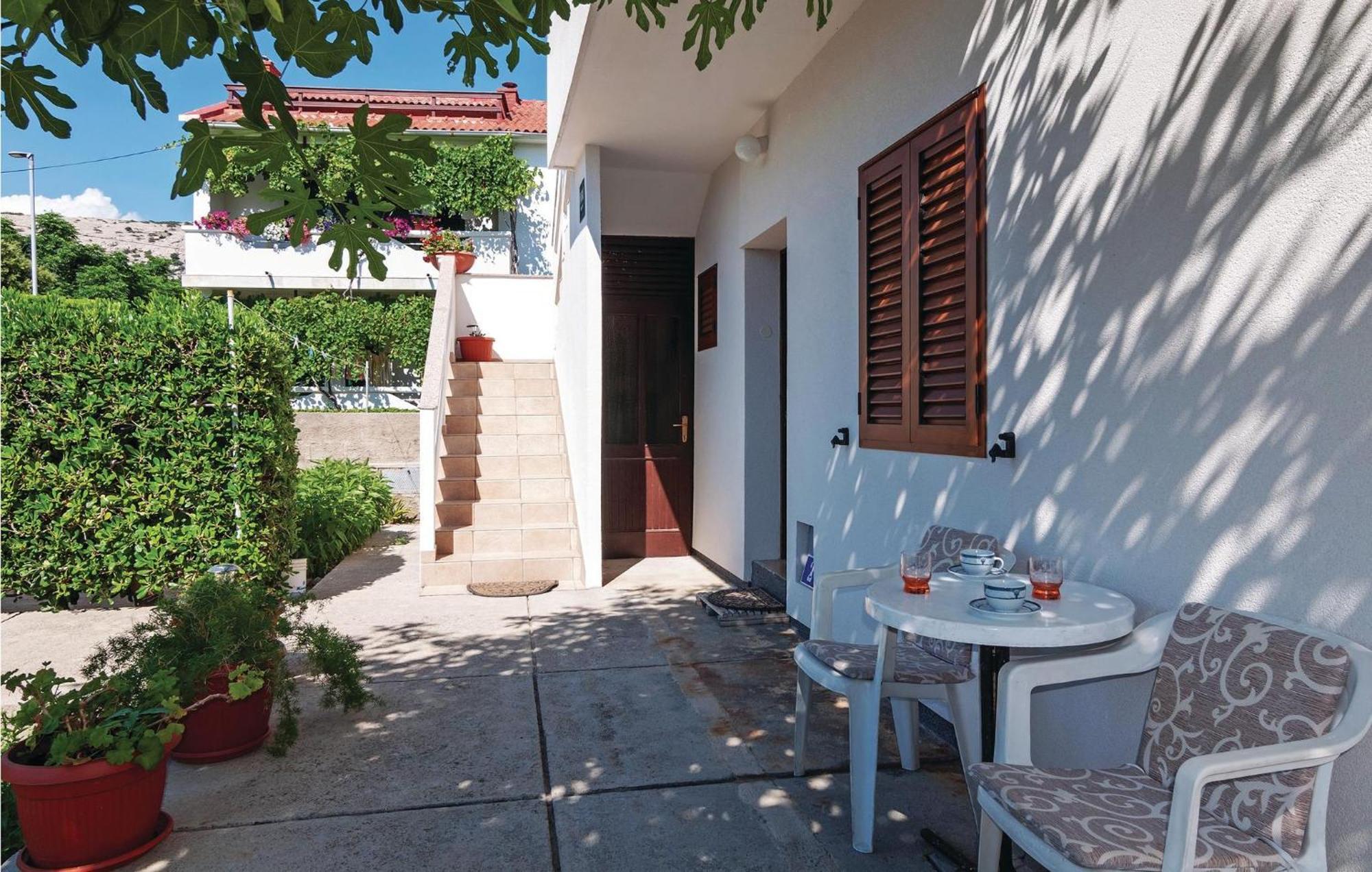 2 Bedroom Awesome Apartment In Pag 帕格 外观 照片